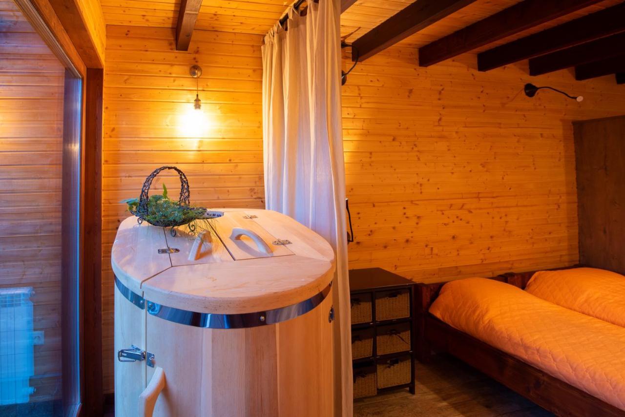 Pinus Villas Lodge With Private Jacuzzi & Phyto-Sauna Retreat Zheleznitsa Exteriör bild