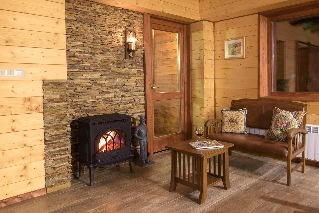 Pinus Villas Lodge With Private Jacuzzi & Phyto-Sauna Retreat Zheleznitsa Exteriör bild