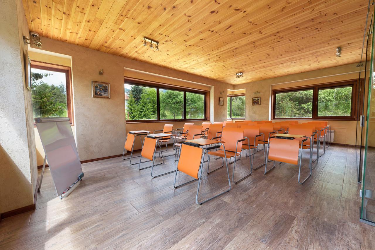 Pinus Villas Lodge With Private Jacuzzi & Phyto-Sauna Retreat Zheleznitsa Exteriör bild